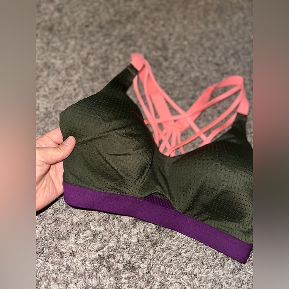 VICTORIA'S SECRET SPORT Racerback Sports Bra Size 32D - Picture 2 of 9